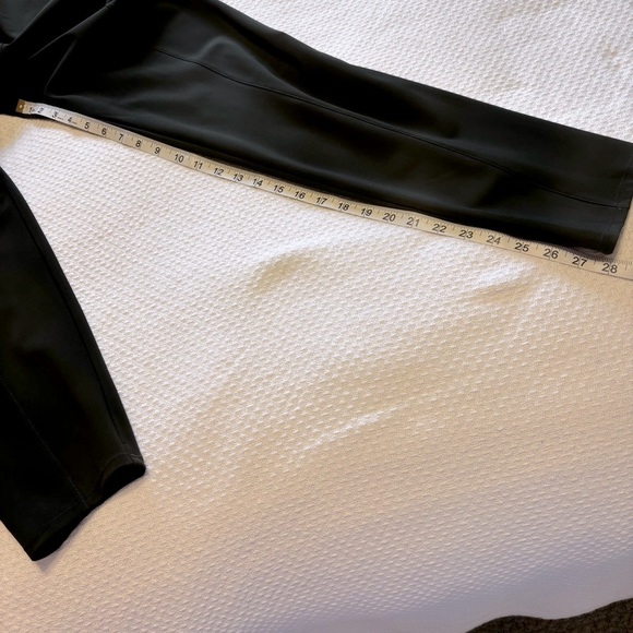 Lululemon Here to There‎ High-Rise 7/8 Pant Dark Olive/Dark Olive size 10 - Picture 14 of 14